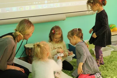 Maluchy poznają język angielski